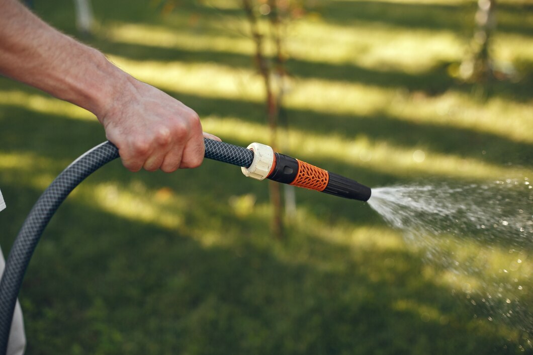 Jak prawidłowo zakładać systemy nawadniania w ogrodzie – praktyczne porady