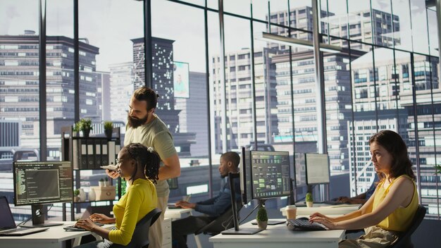 Jak elastyczne przestrzenie do pracy wspierają kreatywność i produktywność zespołów