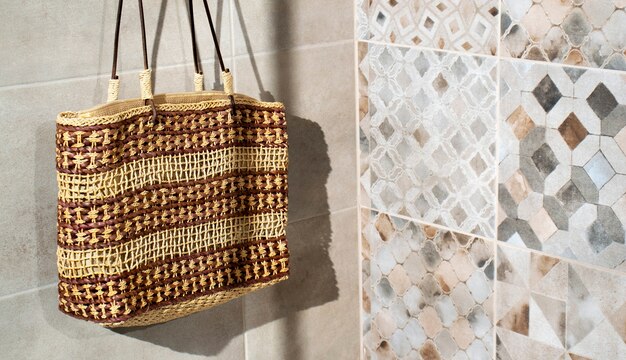 Zalety wykorzystania płytek Amba White w aranżacji nowoczesnych wnętrz