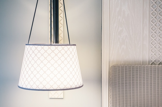 Jak wybrać idealne lampy wiszące do nowoczesnego wnętrza?