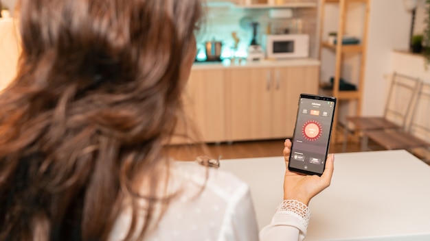 Nowoczesne sposoby integracji systemów elektrycznych z inteligentnym domem